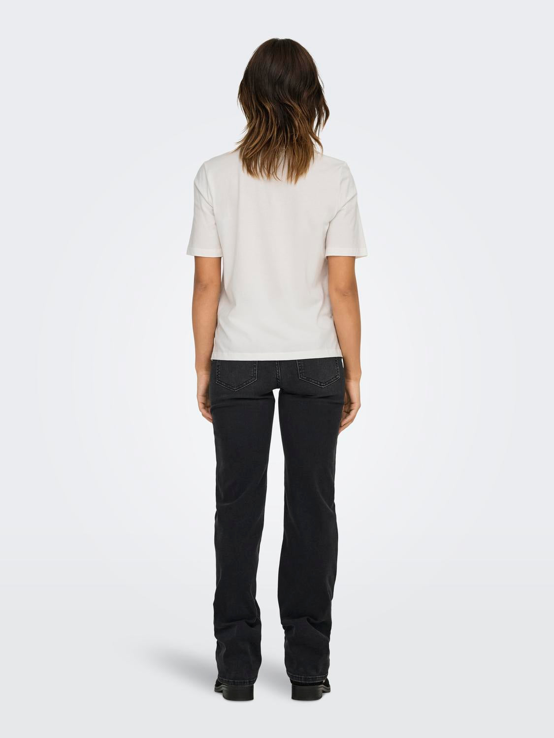model_shot-back